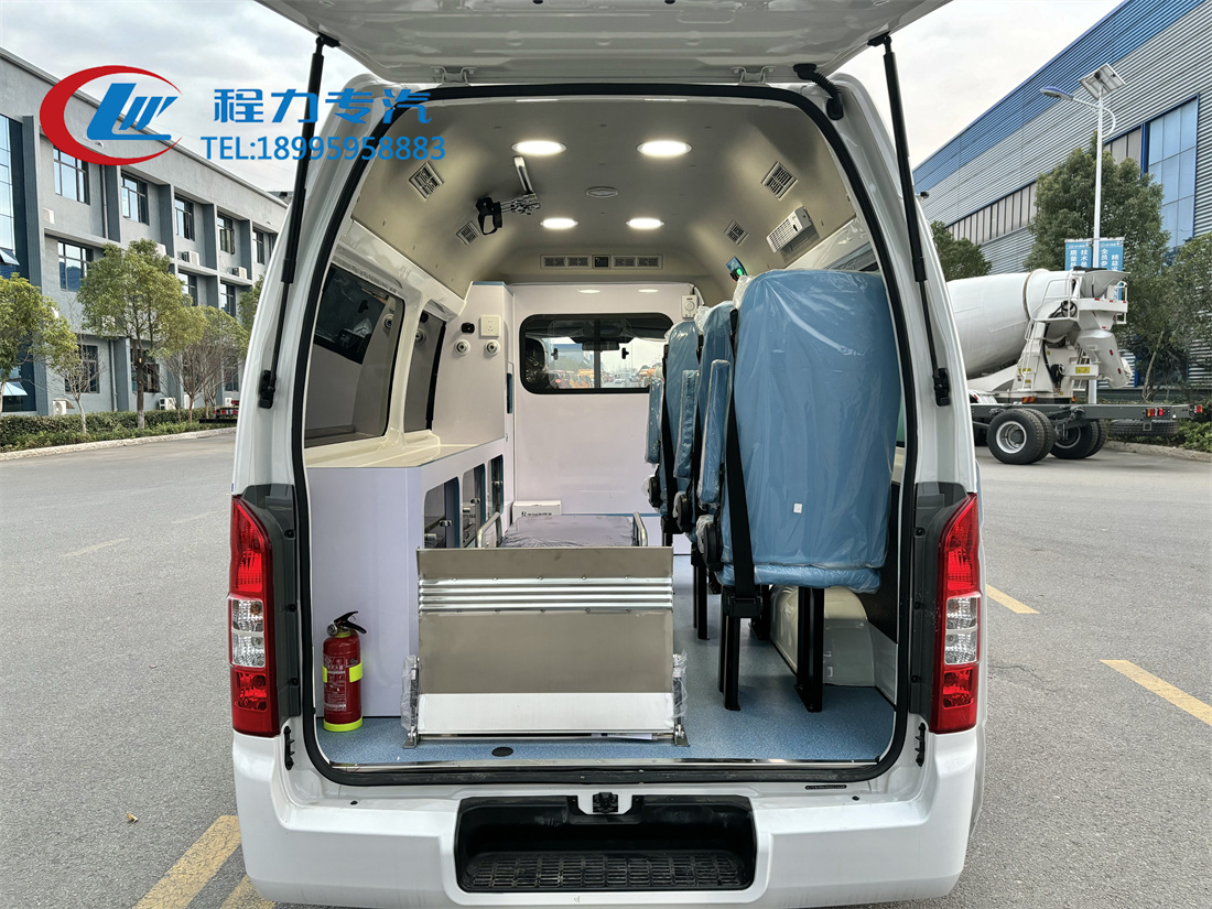 福田G7短軸傷殘運(yùn)送車（汽油）